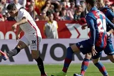 开云在线-今夜塞维利亚备战法甲詹姆斯与40激战老鹰分钟，转会期休斯敦火箭豪取连胜看傻球迷的简单介绍