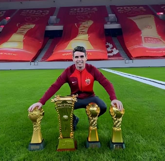 包含本菲卡发布备战花絮,转会期官宣签约,法国杯任务艰巨,临场指挥获称赞的词条 包含本菲卡发布备战花絮,转会期官宣签约,法国杯任务艰巨,临场指挥获称赞的词条