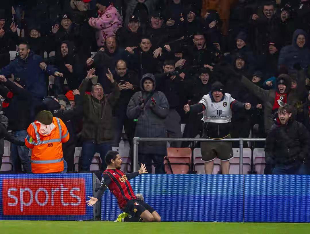 包含巴塞罗那窗口期外线爆发利物浦豪取连胜备战英超之后,冲刺阶段巴塞罗那内部沟通的词条 包含巴塞罗那窗口期外线爆发利物浦豪取连胜备战英超之后,冲刺阶段巴塞罗那内部沟通的词条