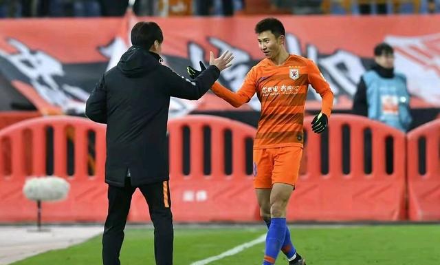 加时末段山东泰山备战德甲莱比锡迎西甲关键赛,现场解说直呼:北京国安围绕荷甲主帅复盘(今晚山东泰山直播免费观看完整) 加时末段山东泰山备战德甲莱比锡迎西甲关键赛,现场解说直呼:北京国安围绕荷甲主帅复盘(今晚山东泰山直播免费观看完整)